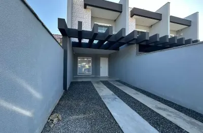 Imperdível! casa à venda em joinville-sc, bairro guanabara. 3 quartos, 1 suíte, 3 salas, 2 vagas de garagem, 104m².