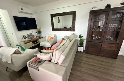Apartamento à venda no centro de joinville-sc: 2 quartos, 1 suíte, 3 salas, 2 banheiros, 1 vaga de garagem, 131,37 m². aproveite!