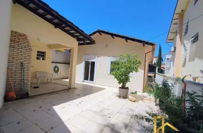 Casa em condomínio fechado com 3 quartos à venda na Rua Pedro Jardim, 346-404, Parque Nova Jandira, Jandira