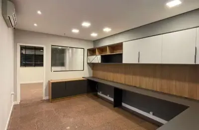 Sala comercial para alugar na Avenida Copacabana, 177, Dezoito do Forte Empresarial/Alphaville., Barueri