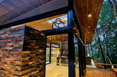 Imóvel exclusivo: residência moderna com lareira e suíte em santo antônio do pinhal