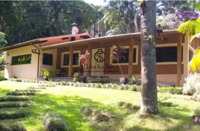 Chácara no centro de santo antônio do pinhal com 2.300 m² com suite e forno de pizza