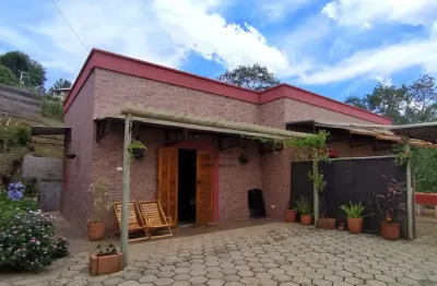 Casa com chalé anexo e vista para as montanhas próxima ao centro de santo antônio do pinhal