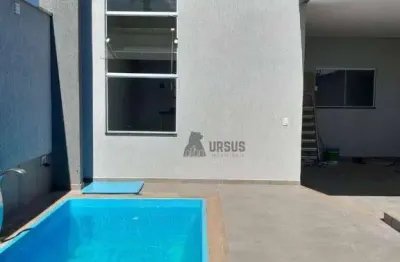 Linda casa com piscina no bairro flamboyan em pindamonhangaba