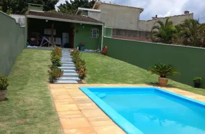 Casa térrea na vila santista em atibaia sp.  4 dormitórios,  piscina,  espaço gramado e área gourmet.