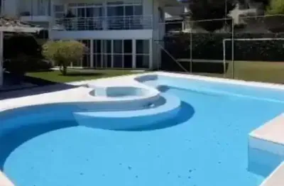 Luxuosa casa em condomínio à venda ou locação em atibaia-sp, bairro condomínio flamboyant: 5 quartos, 3 suítes, 3 salas, 6 banheiros, 570 m². venha conferir!