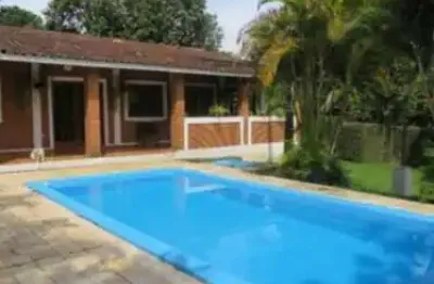 Casa térrea no condomínio vila dom pedro em atibaia sp.