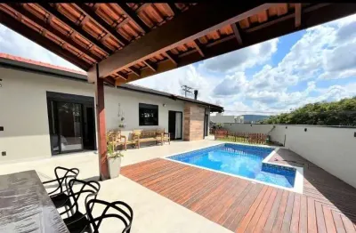 Casa térrea no condomínio shangrilla em atibaia sp.