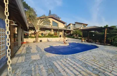Casa em condomínio à venda em atibaia-sp, condomínio chácaras pedra grande: 4 suítes, 3 salas, 6 banheiros, piscina, área gourmet, 370m² útil