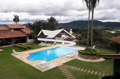 Casa no condomínio alpes douro com 4 dormitórios sendo 2 suítes master uma delas com hidro.