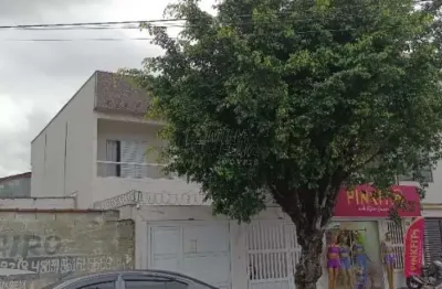 Sobrado 2 dormitórios, banheiro social e lavabo no samambaia, praia grande