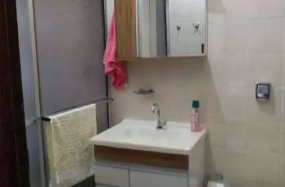 Casa isolada com500 metros de terreno, piscina e churrasqueira!