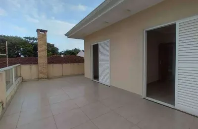 Casa isolada com 594 m² de área total, 04 dormitórios, flórida, praia grande.
