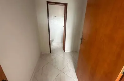Casa duplex em condomínio, 02 dormitórios, samambaia.