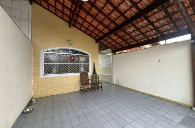 Casa geminada, porteira fechada, lado praia, vila caiçara.