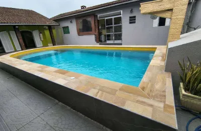 Casa de 2 lotes, piscina e edícula à venda em itanhaém