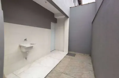 Sobrado novo e individual, no bairro jardim real - praia grande