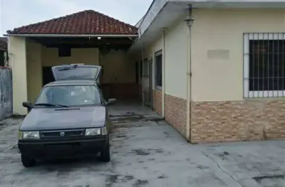 Casa lado praia, com 258m² de terreno, em praia grande, vila caiçara.