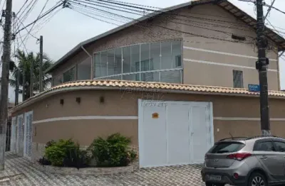 Sobrado de esquina 2 suítes | 3 vagas e churrasqueira - próximo à feirinha do caiçara