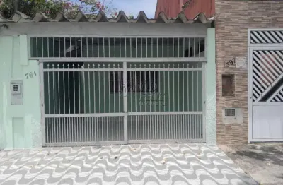 Casa térrea 2 dorms (1 suíte) c/ garagem coberta no tradicional jardim suarão, itanhaém