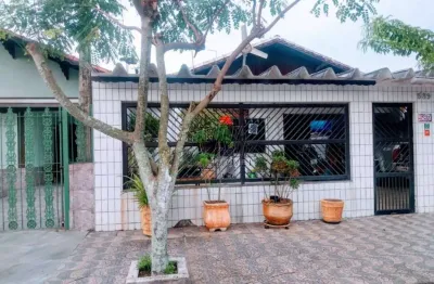 Casa isolada à venda no jardim imperador - 250m² - lado praia com edícula - conforto, espaço e estilo!