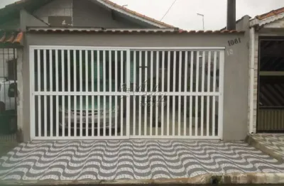 Casa geminada com 2 quartos-1 suite- maracanã- praia grande