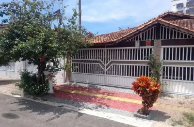 Casa à venda na Avenida Astério Genário, 474, Vila Mirim, Praia Grande