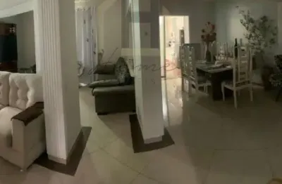 Sobrado à venda com 300 metros 3 dormitórios sendo 1 suíte. bairro centreville. santo andré.