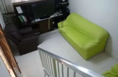 Sobrado de 190m² na paulicéia, são bernardo do campo-sp: 3 quartos, 2 suítes, 1 sala, 4 banheiros, 2 vagas de garagem.