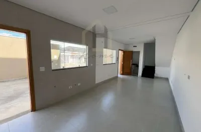 Oportunidade imperdível: sobrado com 2 quartos, 2 suítes e 4 vagas de garagem no parque jaçatuba, santo andré-sp!