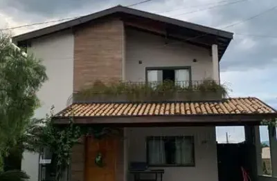 Casa com 4 quartos à venda, 275 m² por r$ 1.600.000 - campos do conde chambord - tremembé/sp