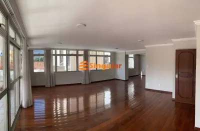 Apartamento amplo à venda com 4 quartos sendo 1 suíte com closet no centro,