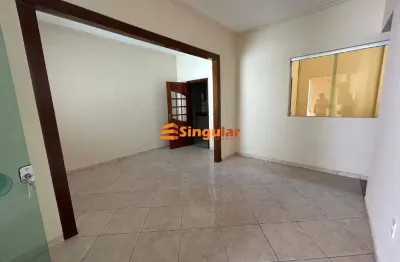 Casa nos fundos com 3 quartos sendo 1 suíte no bairro são paulo