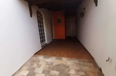 Casa para aluguel, 3 quartos, 1 suíte, 1 vaga, Centro - Governador Valadares/MG