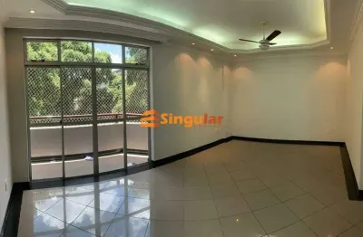 Apartamento para aluguel com 3 quartos com armários sendo 1 suíte no Centro,