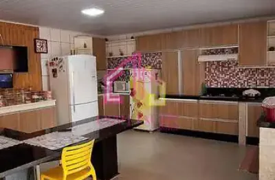 Casa à venda, altos do coxipó, cuiabá, mt, 3/4+1 suíte, 220 m2 úteis, placa solar de 1100 kwh,  qui
