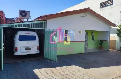 Casa à venda, bosque da saúde, cuiabá- mt, 2/4, escritório, armários planejados, energia solar, 2 v