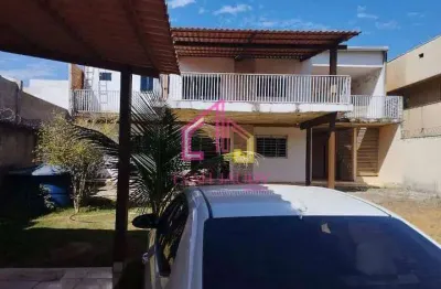 Casa á venda, miraflores, chapada  dos guimarães-mt, à 400m do fórum, 3 suítes, 6 vagas, quintal gr