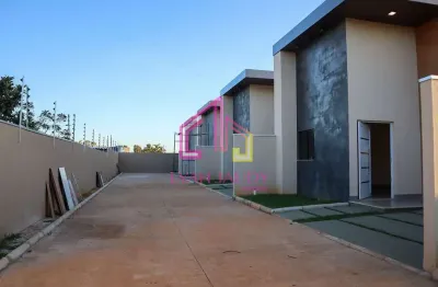 Casa para locação, bom clima, chapada dos guimarães, mt,locação anual, murada, 2/4 sendo 1 suíte, s