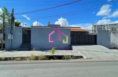 Casa à venda, Jardim Tropical- Cuiabá, MT, Casa Reformada, Ampla, 2 suítes, 2 vagas cobertas, 360m²