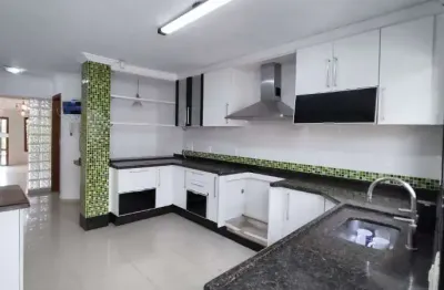 Casa com 3 quartos à venda na Rua Milton Monzoni Wagner, 11, Parque Campolim, Sorocaba