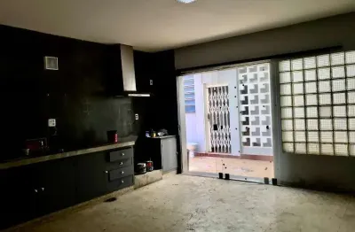 Casa com 4 quartos à venda na Vila Hortência, Sorocaba 