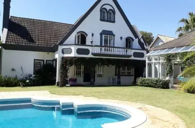 Casa de alto padrão à venda no condomínio lago azul, em araçoiaba da serra-sp.