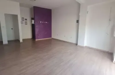 Salão comercial para alugar no Bairro Edén com 25m², em Sorocaba-SP.