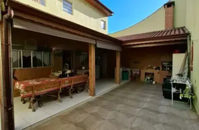 Sobrado à venda no jardim leocádia, em sorocaba-sp.