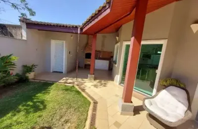 Aluga-se sobrado mobiliado no condomínio villa dos inglezes, em sorocaba-sp.