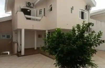 Sobrado à venda no condomínio granja olga ii, em sorocaba-sp.