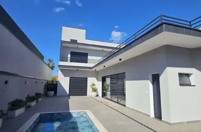 Sobrado à venda no condomínio alphaville nova esplanada, em votorantim-sp.