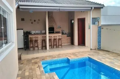 Sobrado à venda no condomínio lago da serra, em araçoiaba da serra -sp.