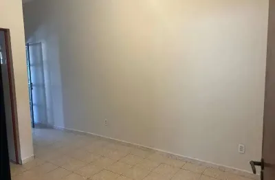 Casa com 2 quartos à venda na Rua Vicente Lamarca, 4, Jardim Santa Rosália, Sorocaba